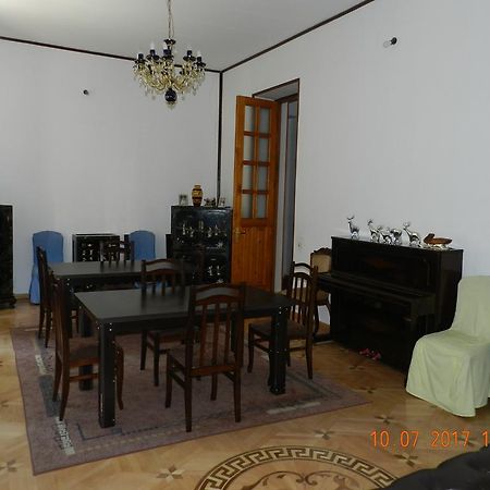 Room 404 Guest House Tbilissi Extérieur photo
